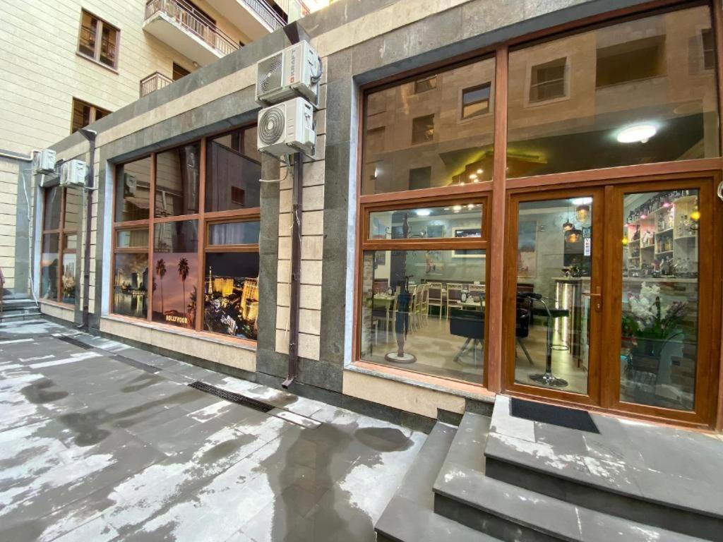 ホテルCalifornia Boutique エレバン エクステリア 写真